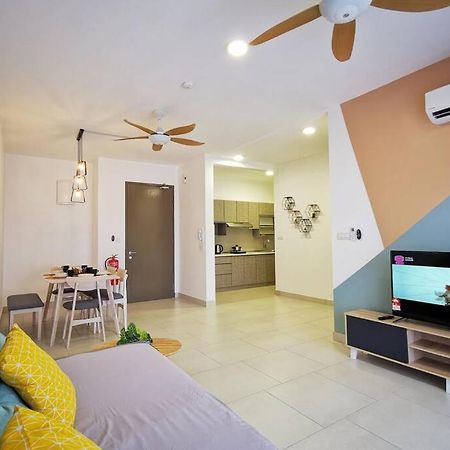 Astetica Pool & Lake View High Floor 100Mbps Wifi Netflix Сери-Кембанган Экстерьер фото