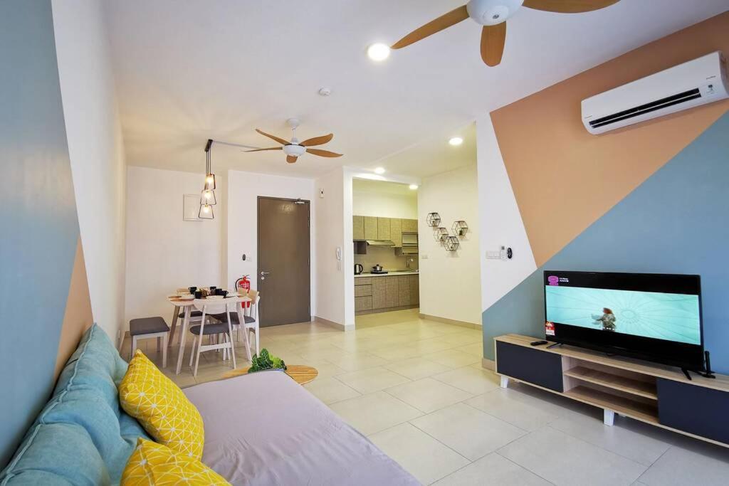Astetica Pool & Lake View High Floor 100Mbps Wifi Netflix Сери-Кембанган Экстерьер фото