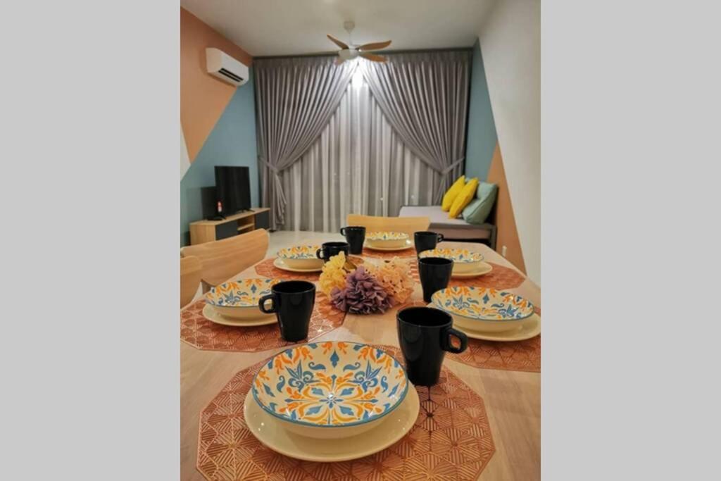 Astetica Pool & Lake View High Floor 100Mbps Wifi Netflix Сери-Кембанган Экстерьер фото