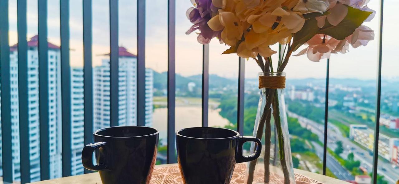 Astetica Pool & Lake View High Floor 100Mbps Wifi Netflix Сери-Кембанган Экстерьер фото